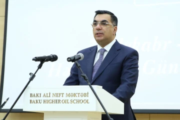 Bakı Ali Neft Məktəbində Dünya Azərbaycanlılarının Həmrəyliyi Günü və Yeni il qeyd olundu