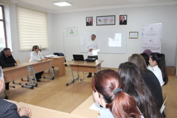 “Müəllim və valideynlərin birgə fəaliyyəti ilə məktəb daxilində psixososial mühitin yaxşılaşdırılması” layihəsi çərçivəsində təlimlərə başlanmışdır.