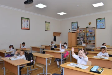 Tədris digər dillərdə aparılan birinci siniflərə məktəb seçiminə başlanılır
