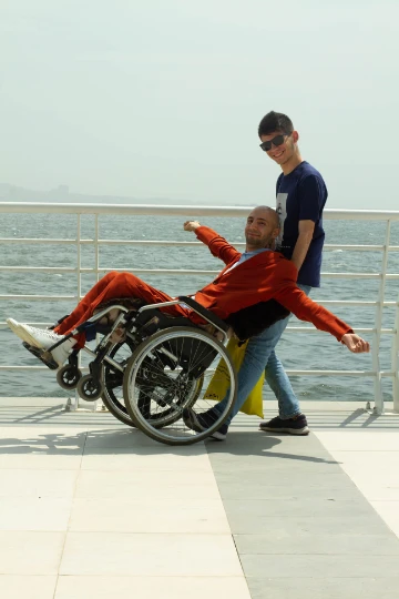 Kekalove Adaptive-dən Əlilliyi olan şəxslər üçün Modellik Proqramı