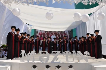 Milli Qəhrəman Mübariz İbrahimov adına Biləsuvar Təhsil Kompleksində "Ulduzların təbəssümü" adlı son zəng tədbiri keçirilib